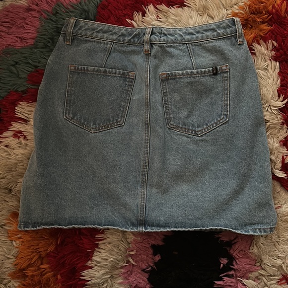 Buffalo David Bitton Embroidered Denim Button Up Skirt Size 28 Faith Mid Rise🌸 - Picture 2 of 7